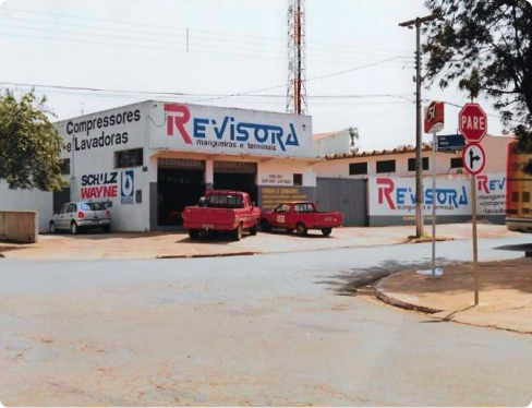 Revisora Londrina | Soluções completas em Hidráulica e Pneumática - Revisora História